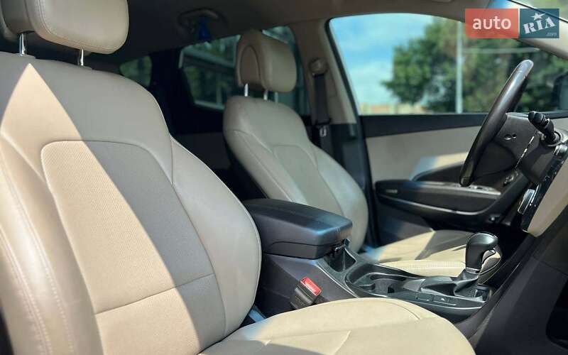 Позашляховик / Кросовер Hyundai Santa FE 2016 в Івано-Франківську