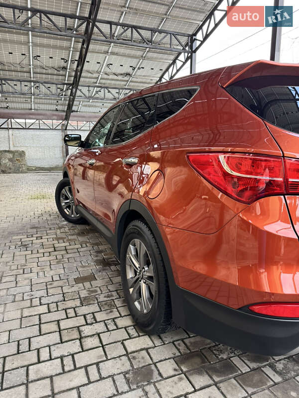 Позашляховик / Кросовер Hyundai Santa FE 2015 в Дніпрі