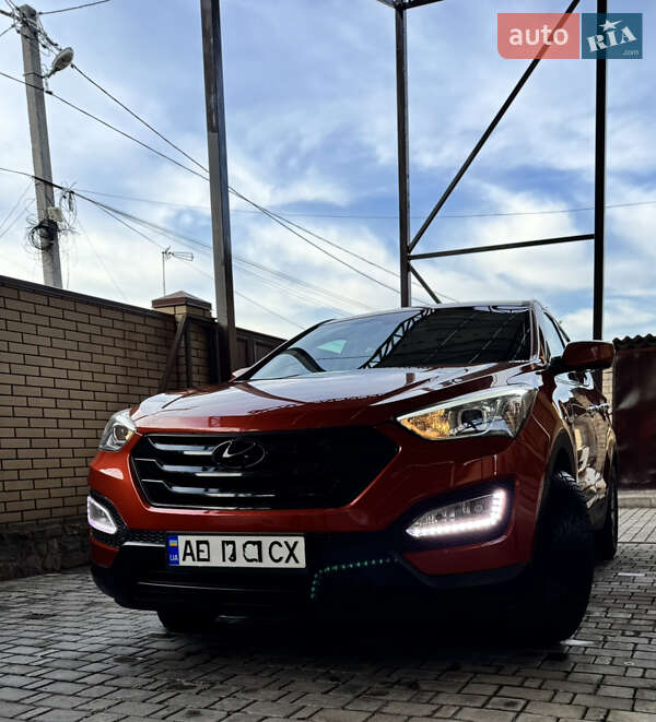 Позашляховик / Кросовер Hyundai Santa FE 2015 в Дніпрі