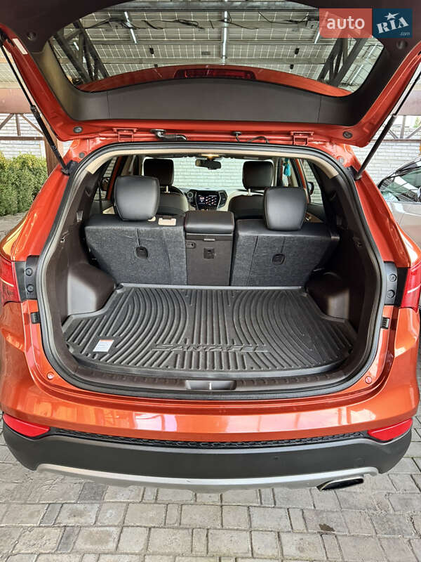 Позашляховик / Кросовер Hyundai Santa FE 2015 в Дніпрі