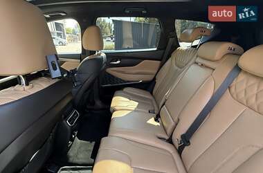 Внедорожник / Кроссовер Hyundai Santa FE 2021 в 