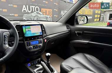 Позашляховик / Кросовер Hyundai Santa FE 2011 в 