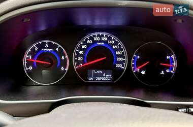Позашляховик / Кросовер Hyundai Santa FE 2011 в 