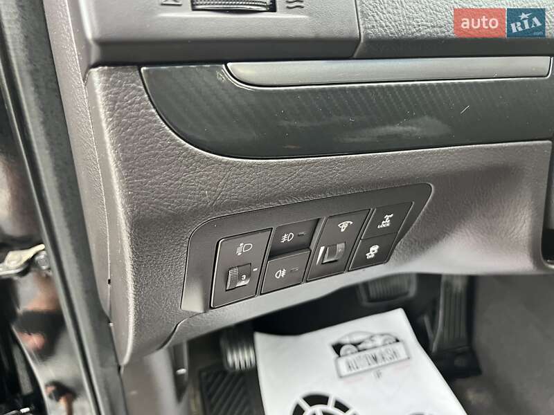 Внедорожник / Кроссовер Hyundai Santa FE 2010 в Калуше