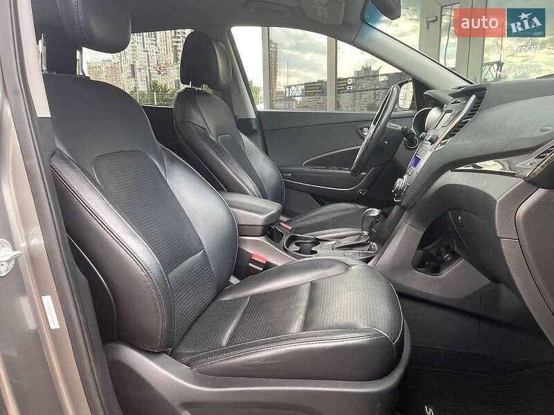 Внедорожник / Кроссовер Hyundai Santa FE 2012 в Киеве