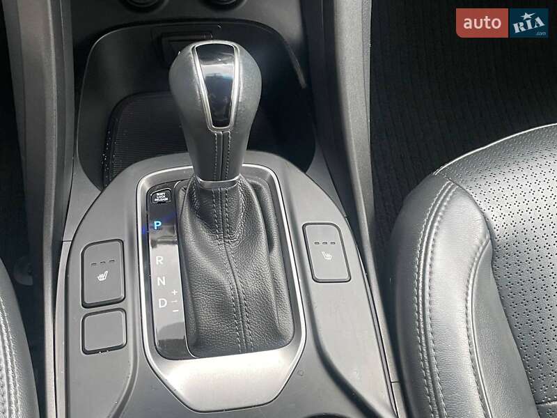 Внедорожник / Кроссовер Hyundai Santa FE 2012 в Киеве