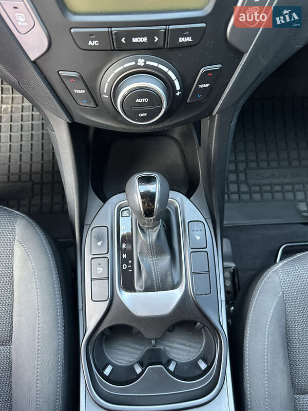 Позашляховик / Кросовер Hyundai Santa FE 2015 в Києві