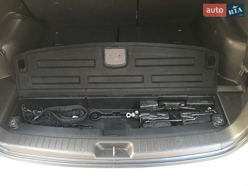 Внедорожник / Кроссовер Hyundai Santa FE 2012 в Киеве