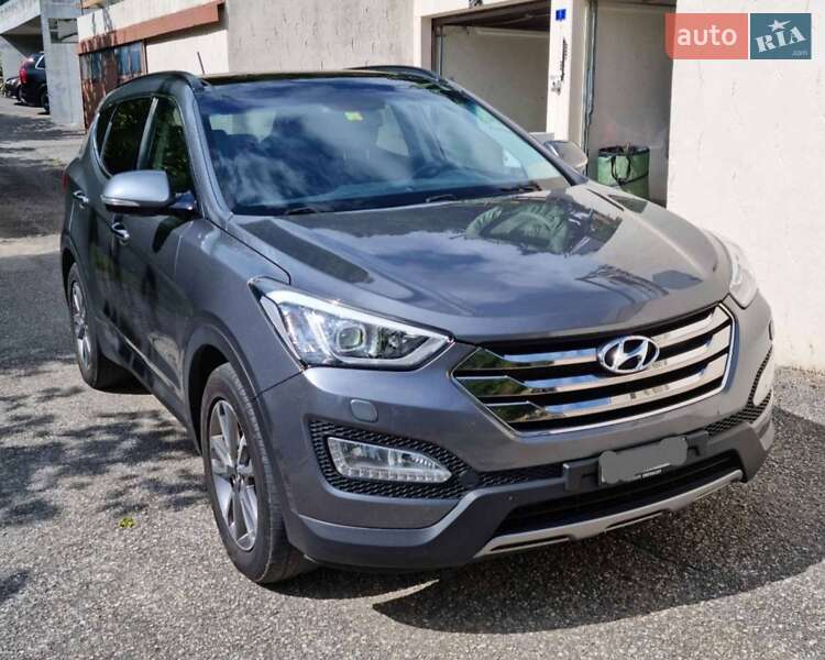 Позашляховик / Кросовер Hyundai Santa FE 2014 в 
