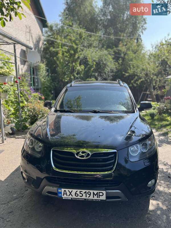 Позашляховик / Кросовер Hyundai Santa FE 2012 в Ромнах