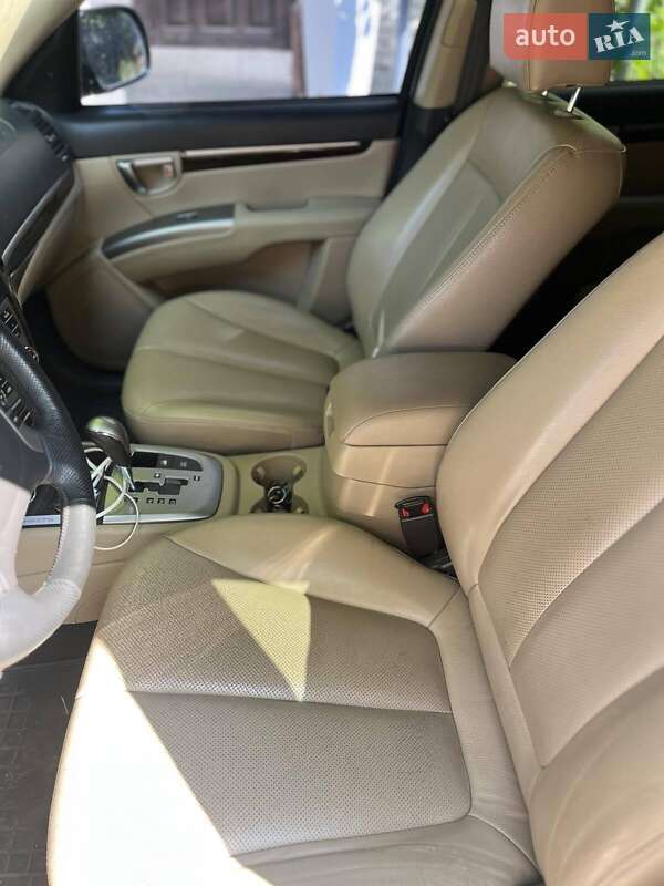 Позашляховик / Кросовер Hyundai Santa FE 2012 в Ромнах