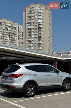 Внедорожник / Кроссовер Hyundai Santa FE 2013 в Киеве