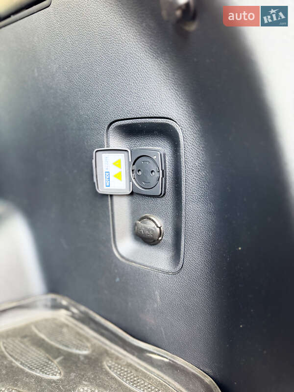 Позашляховик / Кросовер Hyundai Santa FE 2015 в Одесі