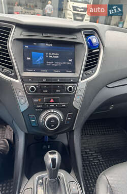 Внедорожник / Кроссовер Hyundai Santa FE 2017 в 