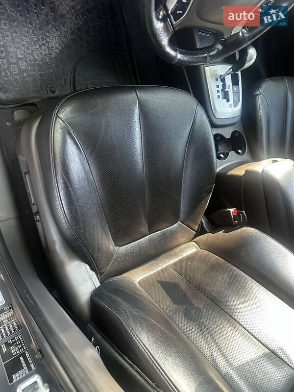 Внедорожник / Кроссовер Hyundai Santa FE 2012 в Лозовой