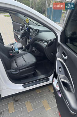 Внедорожник / Кроссовер Hyundai Santa FE 2012 в 