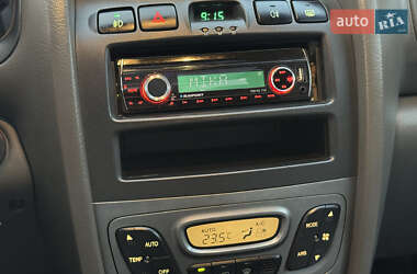 Внедорожник / Кроссовер Hyundai Santa FE 2005 в 
