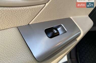 Внедорожник / Кроссовер Hyundai Santa FE 2011 в 