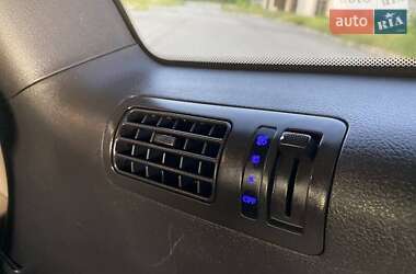 Внедорожник / Кроссовер Hyundai Santa FE 2011 в 
