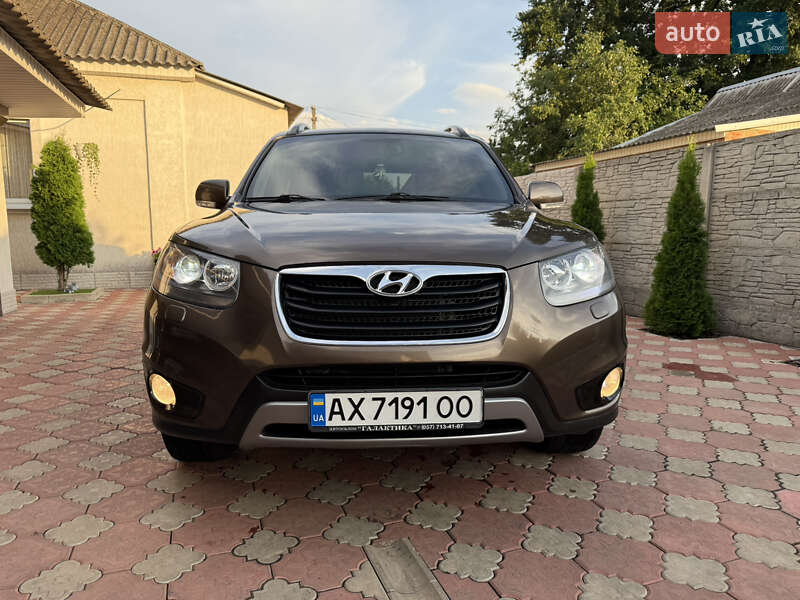 Позашляховик / Кросовер Hyundai Santa FE 2011 в Краснограді