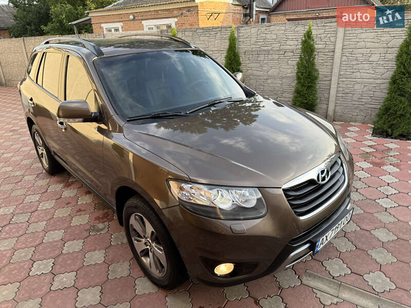 Позашляховик / Кросовер Hyundai Santa FE 2011 в Краснограді