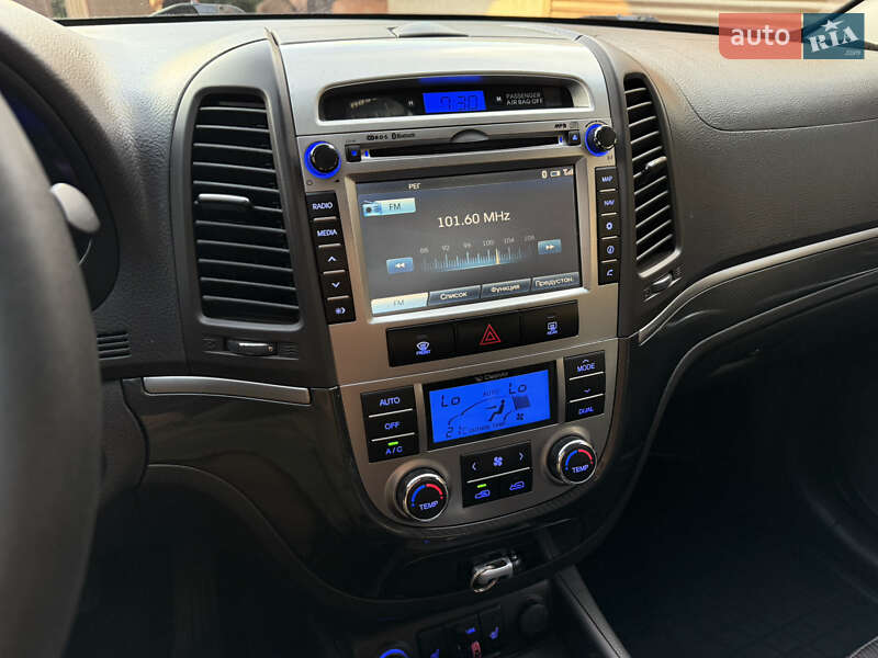 Позашляховик / Кросовер Hyundai Santa FE 2011 в Краснограді