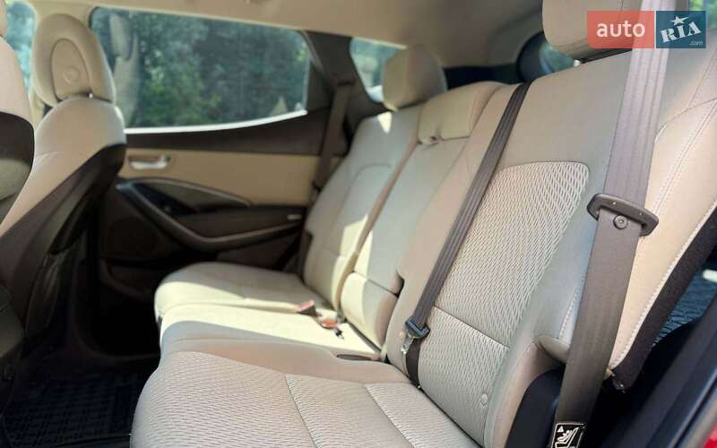 Позашляховик / Кросовер Hyundai Santa FE 2017 в Чернівцях