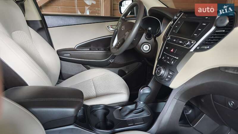 Позашляховик / Кросовер Hyundai Santa FE 2016 в Трускавці
