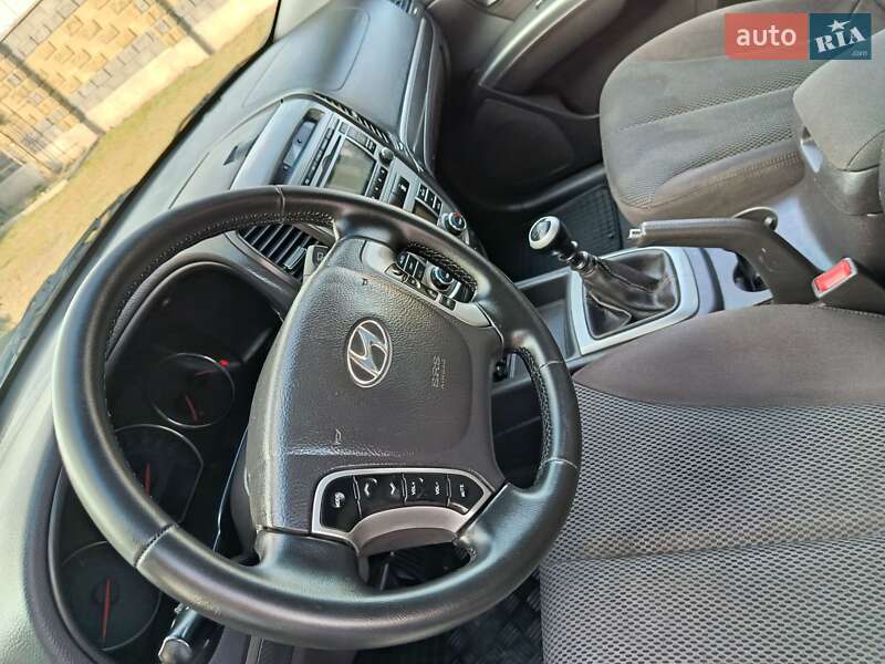Позашляховик / Кросовер Hyundai Santa FE 2010 в Луцьку