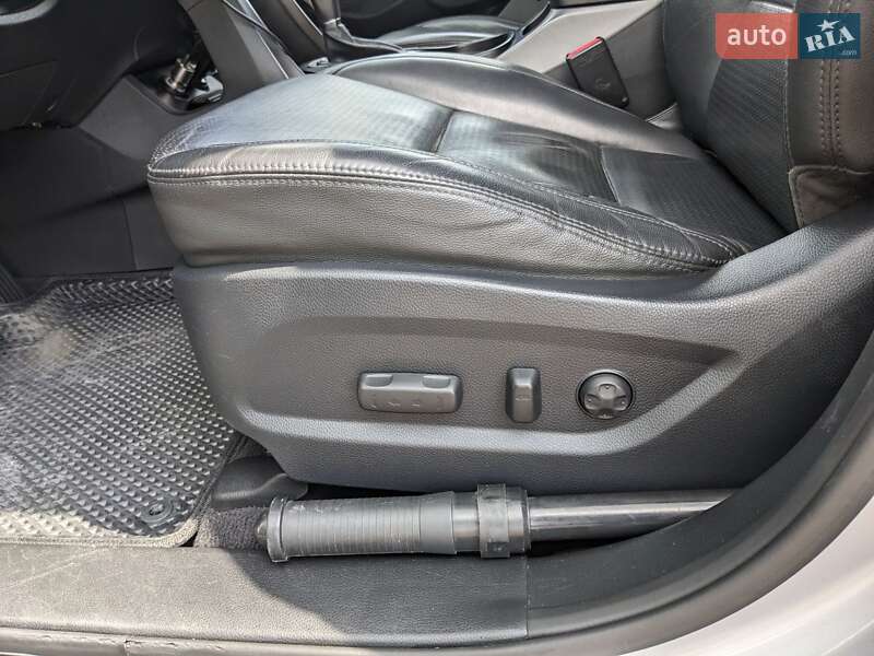 Позашляховик / Кросовер Hyundai Santa FE 2014 в Рівному