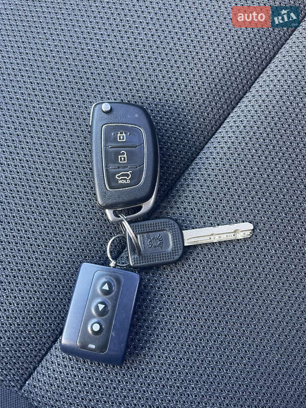 Внедорожник / Кроссовер Hyundai Santa FE 2014 в Чернигове