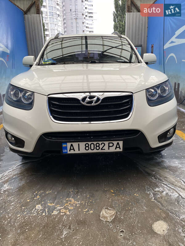 Внедорожник / Кроссовер Hyundai Santa FE 2011 в Киеве