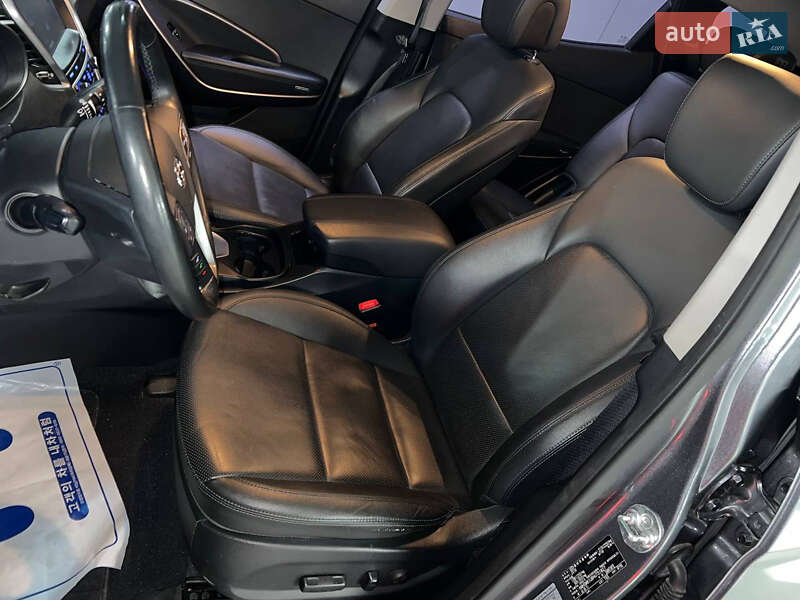 Внедорожник / Кроссовер Hyundai Santa FE 2016 в Киеве