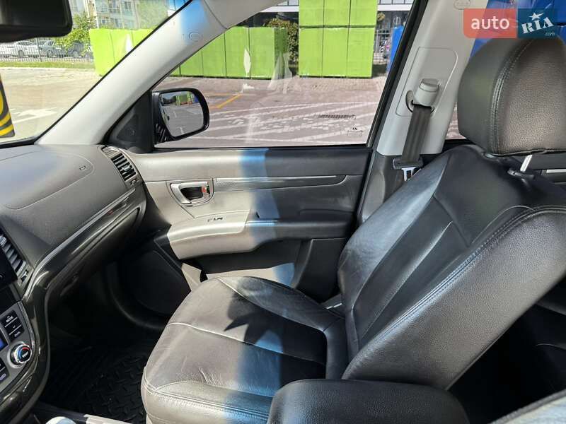 Внедорожник / Кроссовер Hyundai Santa FE 2010 в Ивано-Франковске