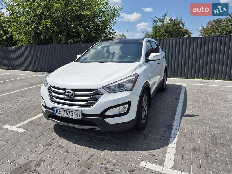Внедорожник / Кроссовер Hyundai Santa FE 2015 в Виннице