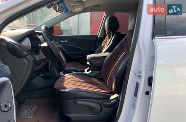 Внедорожник / Кроссовер Hyundai Santa FE 2016 в 