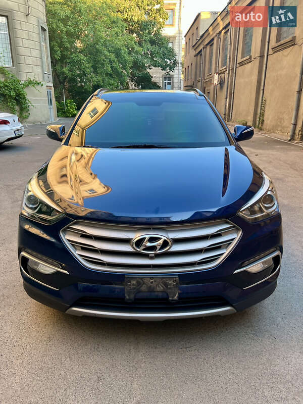 Внедорожник / Кроссовер Hyundai Santa FE 2017 в 