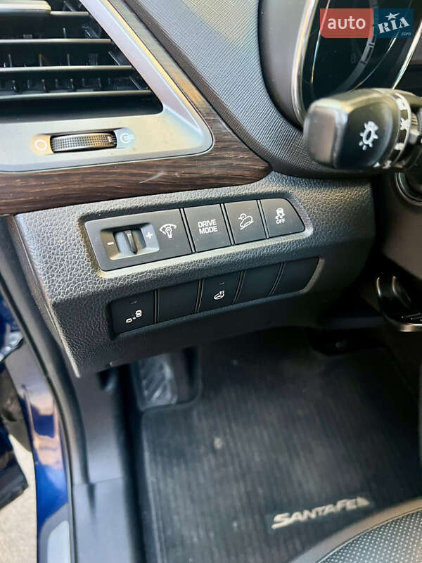 Внедорожник / Кроссовер Hyundai Santa FE 2017 в Одессе