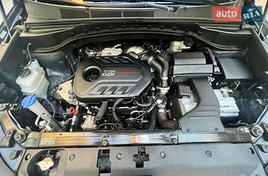 Внедорожник / Кроссовер Hyundai Santa FE 2017 в 