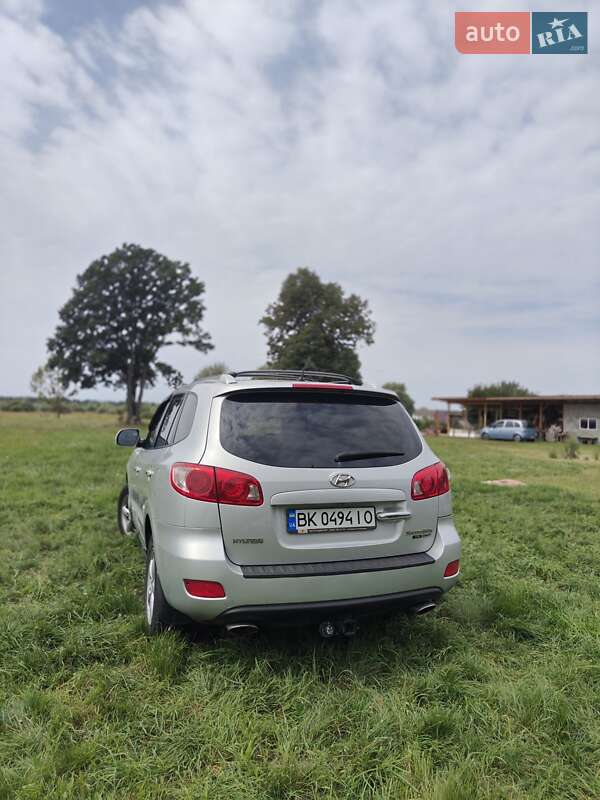 Позашляховик / Кросовер Hyundai Santa FE 2008 в Вараші