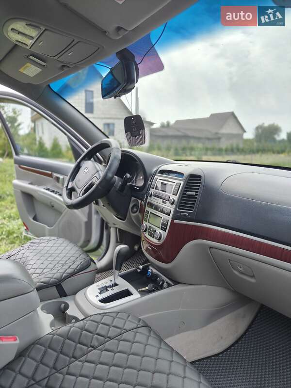 Позашляховик / Кросовер Hyundai Santa FE 2008 в Вараші