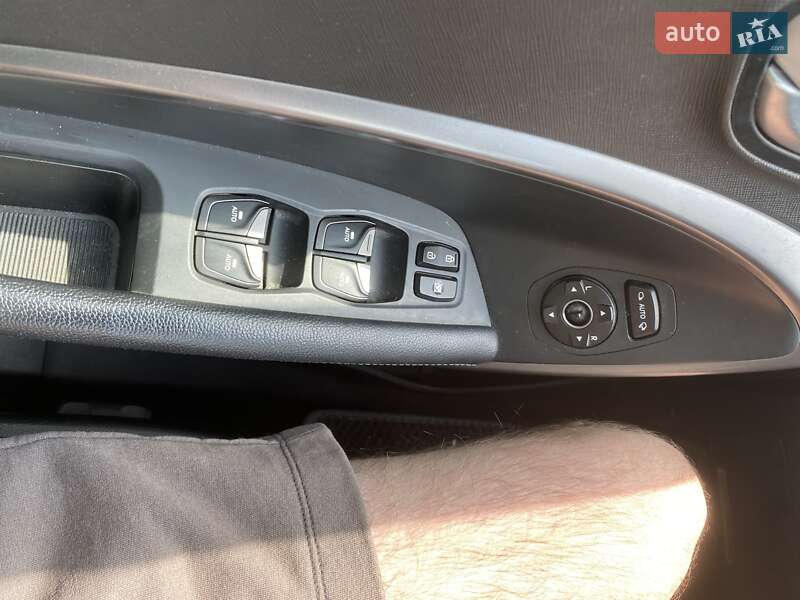 Позашляховик / Кросовер Hyundai Santa FE 2013 в Львові