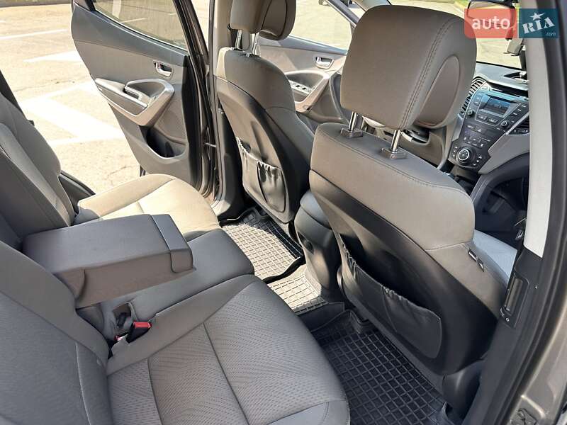 Внедорожник / Кроссовер Hyundai Santa FE 2015 в Киеве фото 13 Внедорожник / Кроссовер Hyundai Santa FE 2015 в Киеве