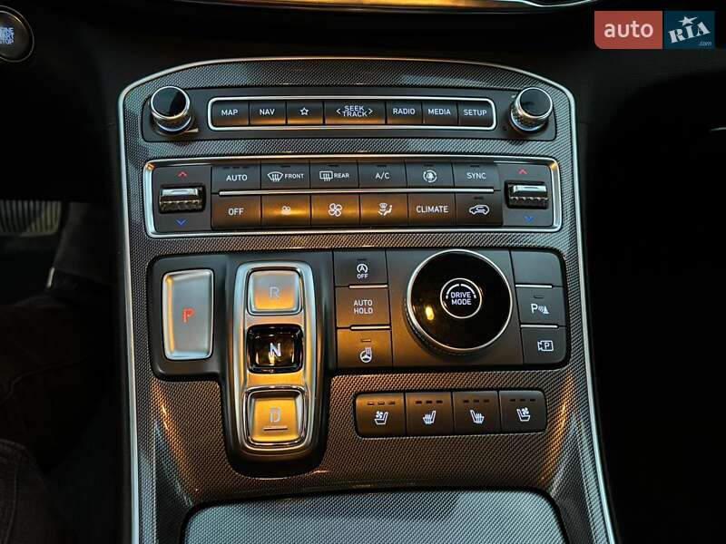 Внедорожник / Кроссовер Hyundai Santa FE 2021 в Киеве