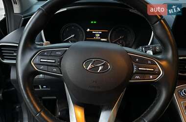 Внедорожник / Кроссовер Hyundai Santa FE 2021 в 