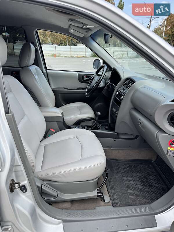 Внедорожник / Кроссовер Hyundai Santa FE 2005 в Кривом Роге фото 10 Внедорожник / Кроссовер Hyundai Santa FE 2005 в Кривом Роге
