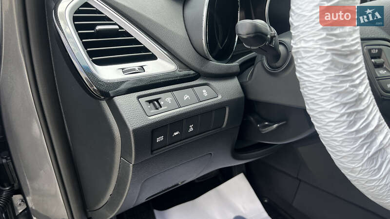 Позашляховик / Кросовер Hyundai Santa FE 2012 в Луцьку