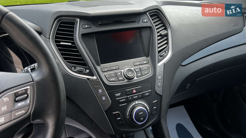 Позашляховик / Кросовер Hyundai Santa FE 2012 в Луцьку