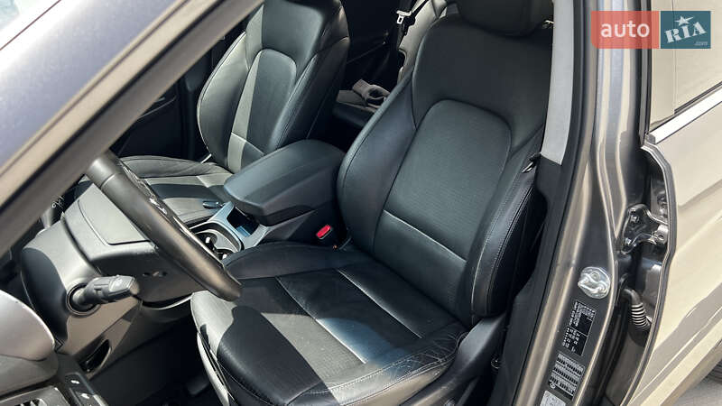 Позашляховик / Кросовер Hyundai Santa FE 2012 в Луцьку