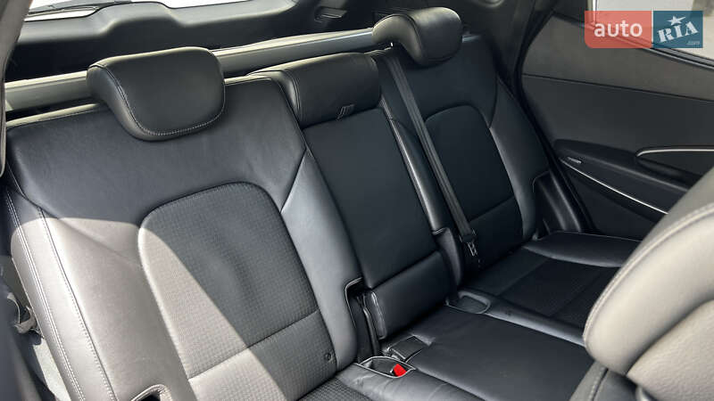 Позашляховик / Кросовер Hyundai Santa FE 2012 в Луцьку